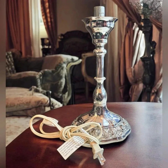 GLOW💚Antique Uranium Custard Glass Silver-Plated Lamp - Picture 4 of 9